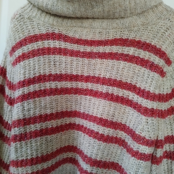 Wearing Your ❤️ On Your Sleeve Chunky Knit Turtleneck Sweater ~ L - Picture 10 of 11